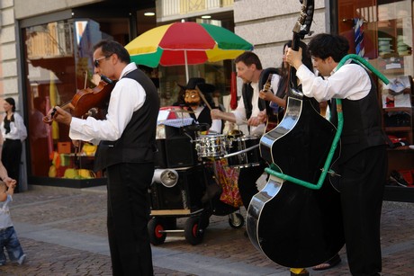 ascona-strassen-kuenstler-festival