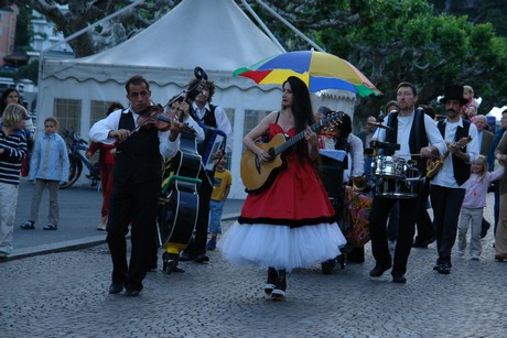 ascona-strassen-kuenstler-festival