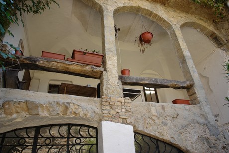 bussana-vecchia