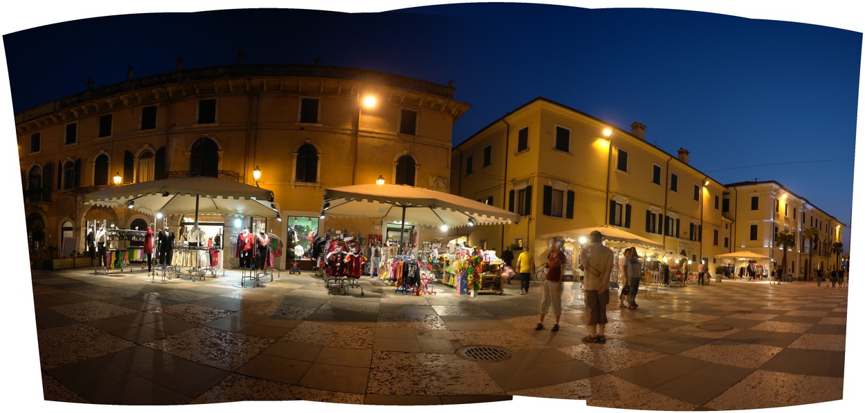 Lazise bei Nacht