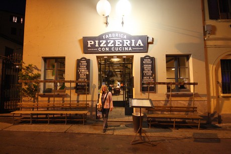 la-fabbrica-pizzeria