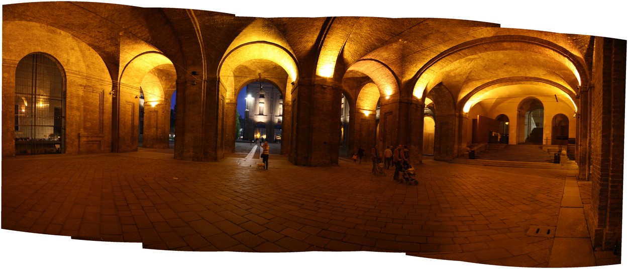 Parma bei Nacht