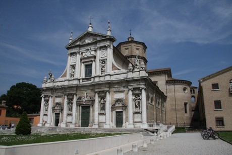 basilika-san-maria-in-porto