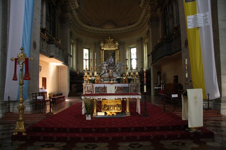 basilika-san-maria-in-porto