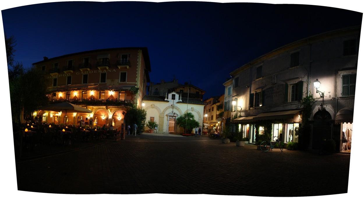 Torri del Benaco bei Nacht