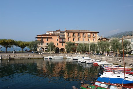 torri-del-benaco