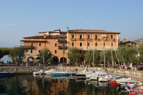 torri-del-benaco