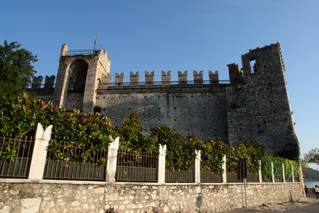 torri-del-benaco