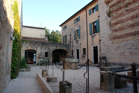 torri-del-benaco