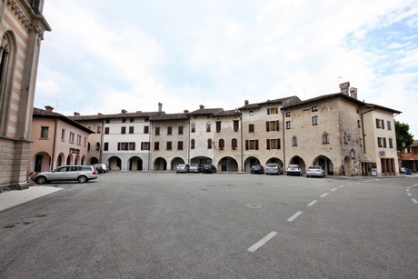 valvasone