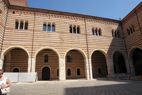 palazzo-della-ragione