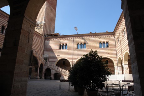 palazzo-della-ragione