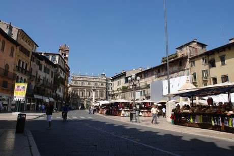 piazza-delle-erbe