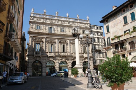 piazza-delle-erbe