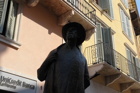 piazza-delle-erbe